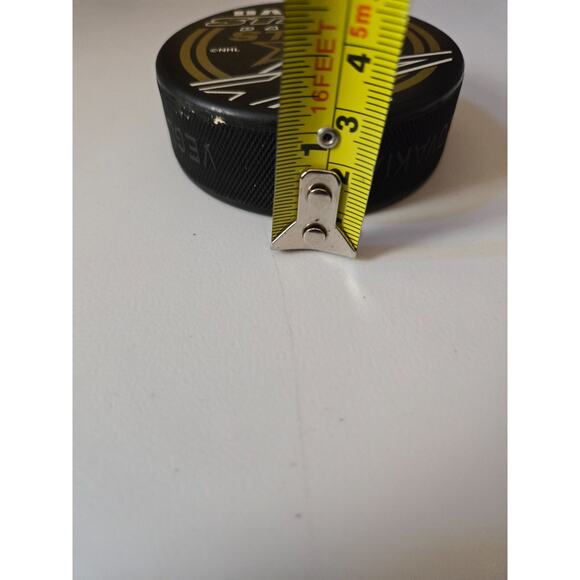 InGlasCo Dallas Stars Hockey Puck Big Star Logo - Picture 4 of 4